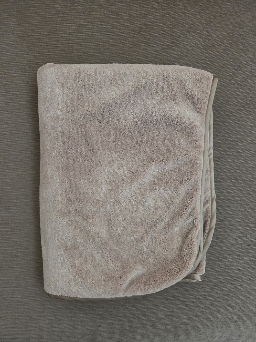Vintage Brookstone NAP Travel Throw With Satin Trim - Taupe